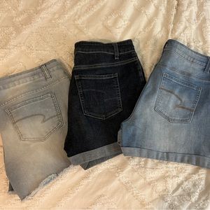 Time and Tru Mid-Rise Short Bundle